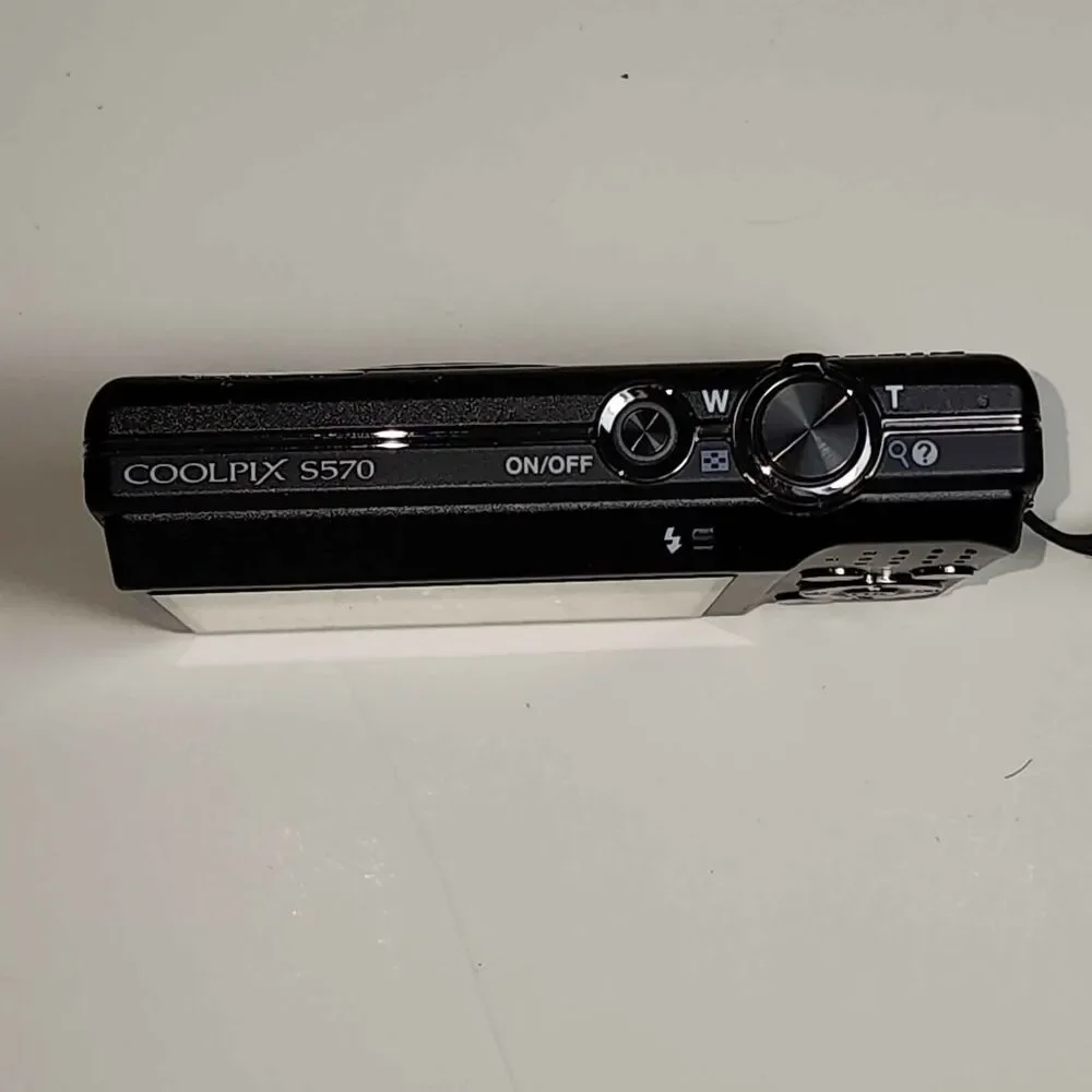FOR REPAIR Nikon COOLPIX S570 Digital Camera 12.0MP 5x Zoom| with Battery